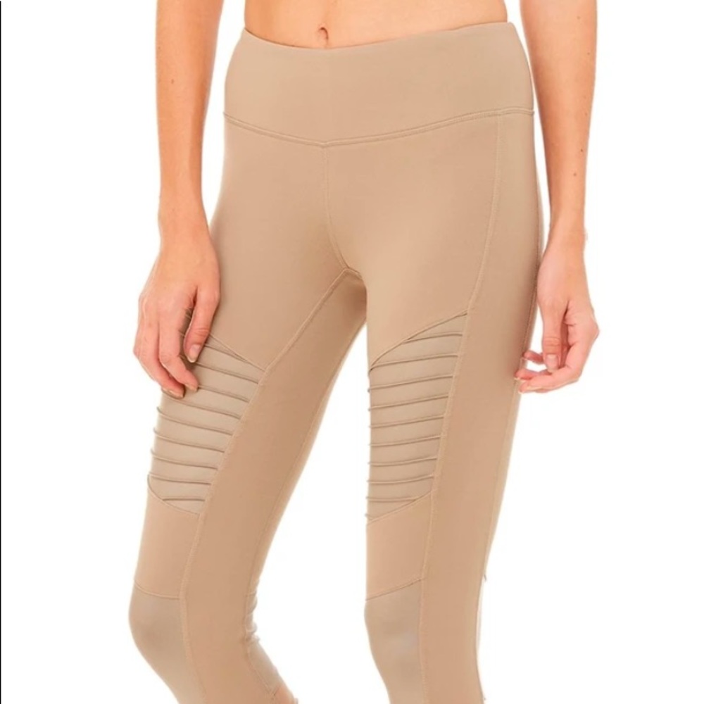 Alo Moto leggings in tan